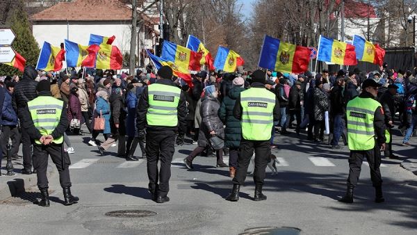 Оппозиция в Молдавии заблокировала дороги по всей республике<br />
