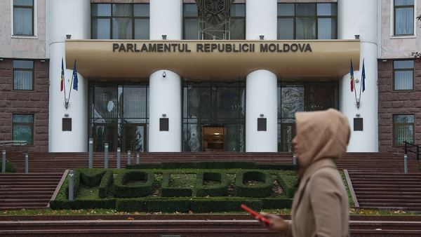 В парламенте Молдавии призвали к диалогу с Россией<br />
